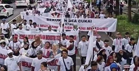 Aliansi IKM, Pekerja dan Masyarakat TeksƟl Indonesia. (Dok. Aliansi IKM)