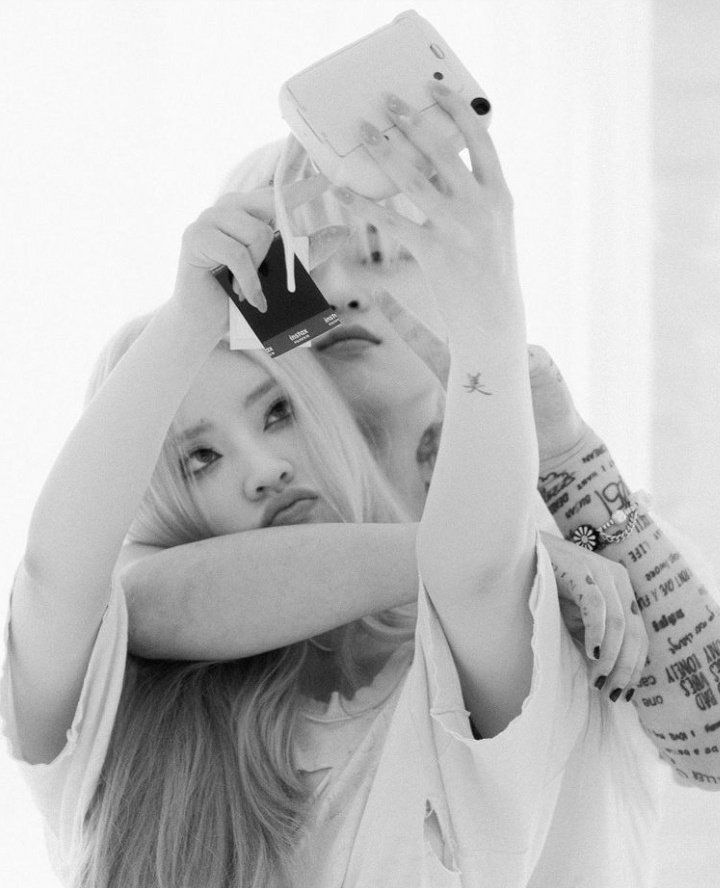 Ash Island dan Chanmina Umumkan Pernikahan dan Kehamilan Ash Island dan Chanmina Umumkan Pernikahan dan Kehamilan