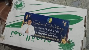 Asal Usul Bingkisan Berstiker Bobby untuk Jemaah Haji Batu Bara
