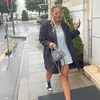 Postingan terbaru Brenda pun menuai pro dan kontra. Ada yang mendukung tapi tak sedikit yang mempertanyakan dan menyebutnya haus publisitas. Beberapa menyebut wanita itu terlalu beruntung karena melakukan suatu pelanggaran tanpa harus hidup dengan ketakutan. Sang presiden sampai saat ini belum berkomentar mengenai postingan anaknya.  Foto: Instagram @kingnastyy