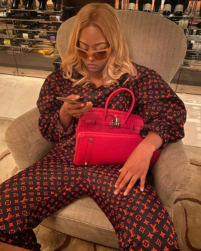 Dalam berbagai foto, ia selalu mengungkap rasa cintanya kepada Layyons meski belum pernah benar-benar memproklamirkan status hubungan mereka. Foto: Instagram @kingnastyy