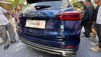 Chery memberikan fitur keamanan berstandar tinggi pada Chery Tiggo 8. Untuk perjalanan keluarga yang tenaga dan nyaman, mobil ini dilengkapi dengan 9 ADAS, yang terdiri dari ACC (Adaptive Cruise Control), FCW (Forward Collision Warning), AEB (Automatic Braking System), LDW (Lane Departure Warning),  BSD (Blind Spot Detection), RCTA  (Rear Cross Traffic Alert), DOW (Door Open Warning), TSR (Traffic Sign Recognition), IHC (intelligent high beam control), dan juga disediakan fitur delapan airbag.  Foto: Luthfi Anshori/detikOto