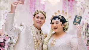 Foto Clarissa Putri Menikah, Bestie Fadil Jaidi Tampil Anggun Pakai Adat Jawa