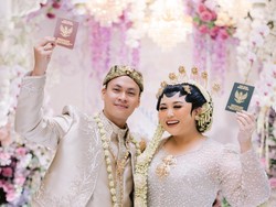 Foto Clarissa Putri Menikah, Bestie Fadil Jaidi Tampil Anggun Pakai Adat Jawa