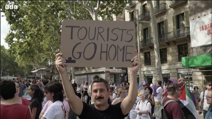 Demo mass tourism di Barcelona
