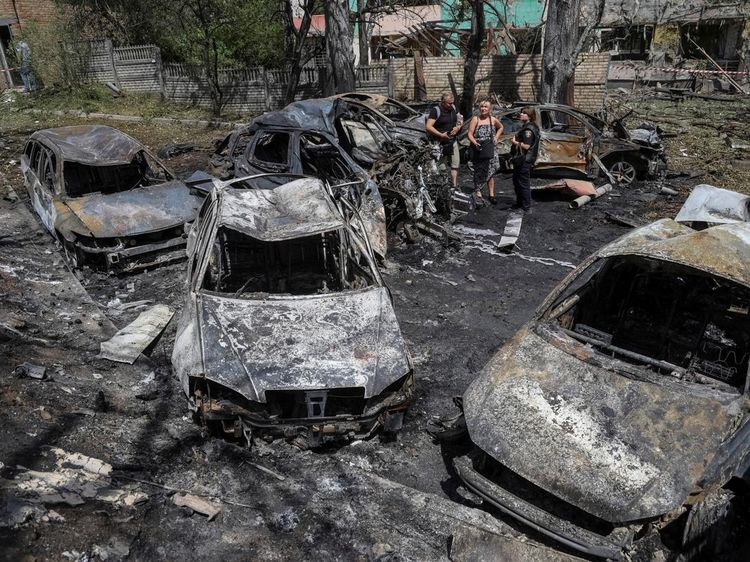 Hancur, Mobil-mobil Ini Jadi Korban Serangan Rusia