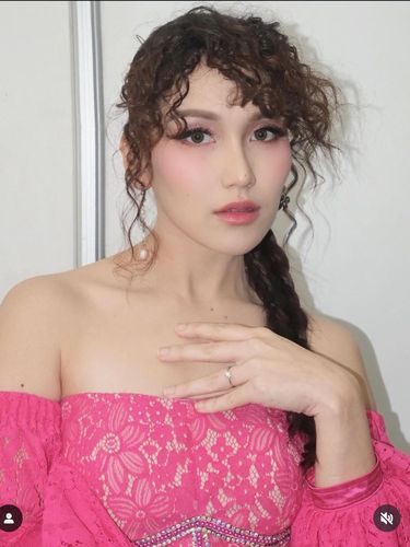 Foto Inspirasi Model Rambut Poni 2024 Ala Artis Indonesia