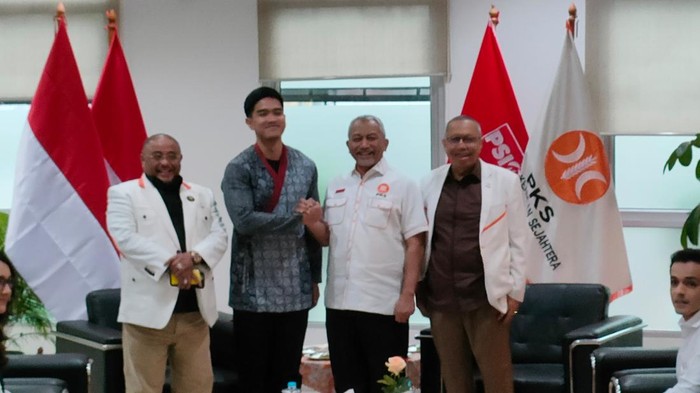 Kaesang bersama Sekjen PKS Aboe Bakar