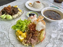 Kuluk Kuluk Rumahan: Hidden Gem Depok! Rujak Cingur hingga Rawon Enak Buatan Ibu