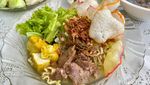 Mantap! Rujak Cingur dan Tahu Campur Enak Buatan Ibu 70 Tahun