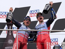 Naik Podium Bareng, Duo Marquez Pecahkan Rekor 27 Tahun!