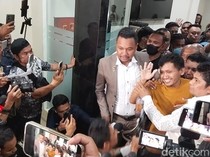 Senyum Pegi Setelah Bebas dari Polda Jabar