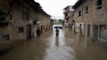 Penampakan Banjir Rendam Nepal, 14 Orang Tewas