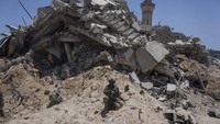 Militer Israel mengundang wartawan ke Rafah pada hari Rabu, pertama kalinya media internasional mengunjungi kota paling selatan Gaza sejak kota itu diserbu pada 6 Mei. Israel telah melarang jurnalis internasional memasuki Gaza secara mandiri sejak serangan Hamas pada 7 Oktober yang memicu perang.