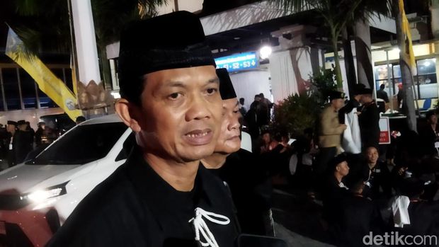 Pengesahan warga baru PSHT Cabang Surabaya di Unitomo.