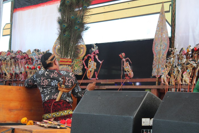 Pertunjukan Wayang Krucil dalam Gelar Seni Pertunjukan Rakyat (Gasper) di Blora.