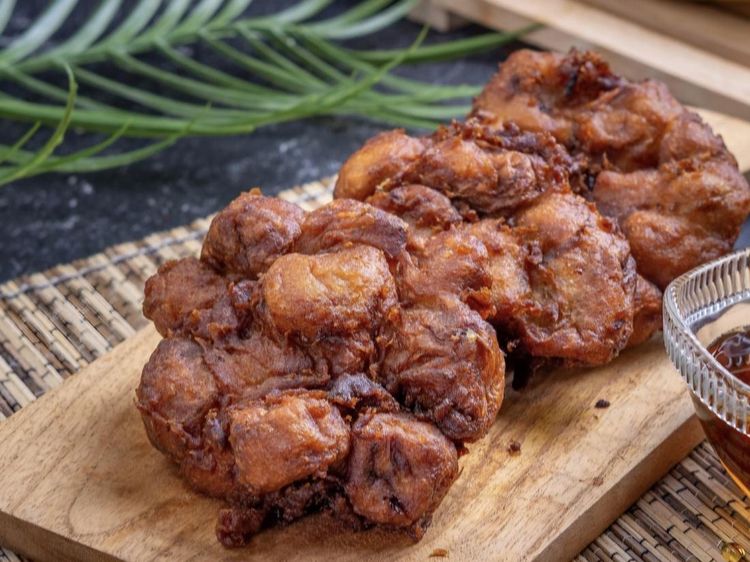 Krenyes Legit! 20 Pisang Goreng Madu Buat Ngemil Enak Ada di Sini