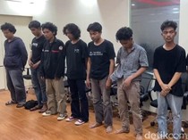 8 Mahasiswa Jadi Tersangka Demo Ricuh-Banting Polisi Depan Unismuh Makassar