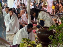 Ratusan Warga Ingin Buang Sial Ikut Ruwatan Grebeg Suro di Kediri