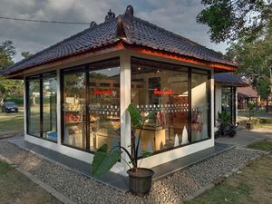 Sarinah Buka Store di Candi Prambanan