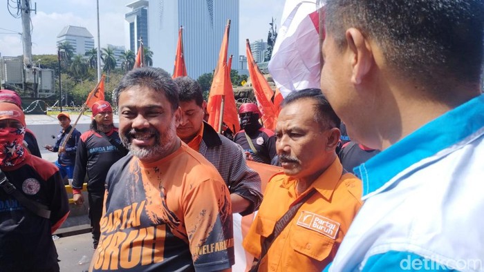 Serikat buruh menggugat UU Cipta Kerja ke Mahkamah Konstitusi. Dari 9 poin yang digugat dalam UU Cipta Kerja, serikat buruh berharap minimal 4 poin dikabulkan. (Brigitta Belia/detikcom)