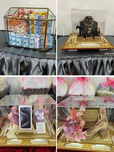 Seserahan pasangan pengantin asal Sulawesi Tengah ini ada paket umrah, uang tunai hingga iPhone. Postingan tersebut langsung viral di media sosial
