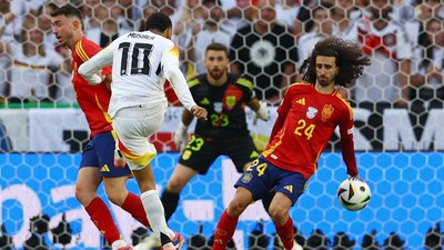 Lihat Lagi Momen Bola Kena Tangan Cucurella Saat Lawan Jerman