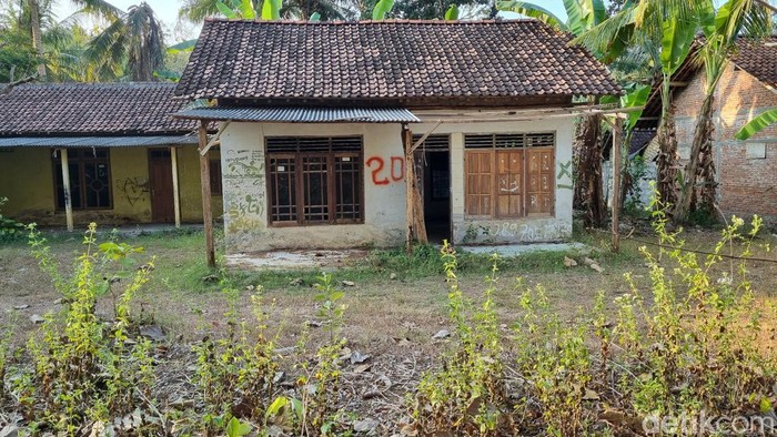 Suasana di kawasan rumah-rumah kosong di Guwosari, Kapanewon Pajangan, Bantul yang viral, Senin (8/7/2024).