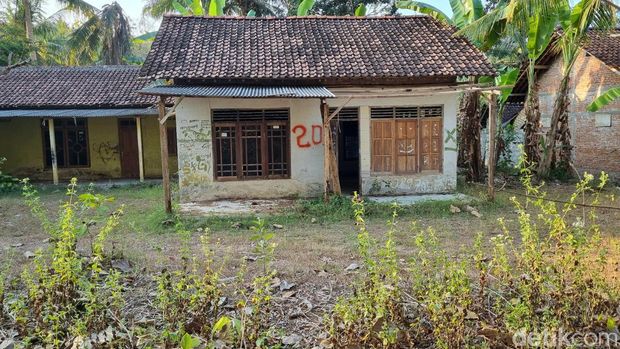 Suasana di kawasan rumah-rumah kosong di Guwosari, Kapanewon Pajangan, Bantul yang viral, Senin (8/7/2024).