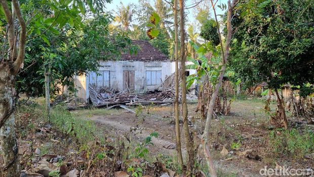 Suasana di kawasan rumah-rumah kosong di Guwosari, Kapanewon Pajangan, Bantul yang viral, Senin (8/7/2024).