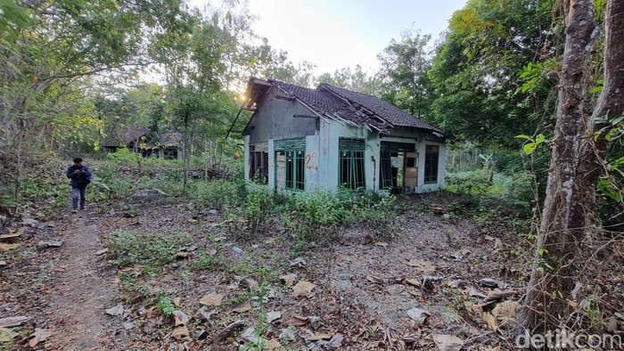 Suasana di kawasan rumah-rumah kosong di Guwosari, Kapanewon Pajangan, Bantul yang viral, Senin (8/7/2024).
