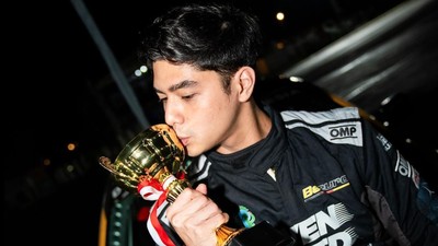 7 Potret Al Ghazali Juara 3 D1GP, Pamer Kemesraan Bareng Alyssa Daguise