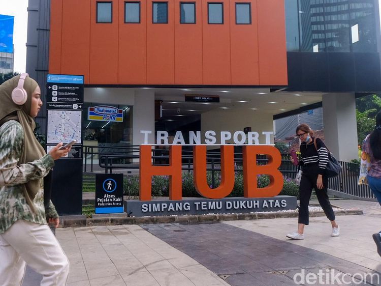 Asyik! Halte Transport Hub di Dukuh Atas Beroperasi