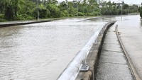 Banjir terutama terjadi di wilayah pesisir tenggara Texas, termasuk Semenanjung Bolivar, Kepulauan Brazoria, dan Pulau Galveston. Kota dan wilayah yang terkena dampak langsung banjir yaitu Houston, Matagorda, Pelabuhan Lavaca, Rosenberg dan Conroe.  