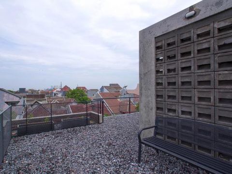 Biophilic Boarding House