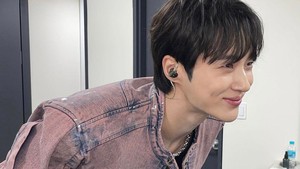 Dalam drakor Lovely Runner, Byeon Woo Seok memerankan Ryu Sunjae yang bikin banyak penonton sayang. Apalagi kalau lagi senyum kayak gini, ya? (Foto: dok. Instagram @byeonwooseok)