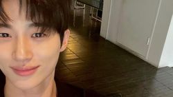 Damage 6 Potret Byeon Woo Seok Ini Kacau Sih! Damage 6 Potret Byeon Woo Seok Ini Kacau Sih!