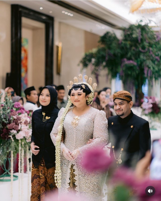 Clarissa mengatakan bahwa Fadil boleh menikah saat ia sudah menikah. Clarissa Putri takut tak memiliki sahabat pria lagi jika Fadil menikah lebih dulu darinya. Foto: Instagram