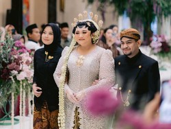 7 Foto Fadil Jaidi Jadi Groomsmen di Nikahan Clarissa Putri, Gagah Pakai Beskap