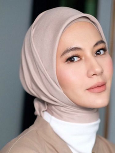 Gaya hijab Paula Verhoeven Wong.