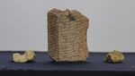 Irak Perlihatkan Artefak Mesopotamia Kuno yang Dikembalikan AS