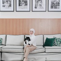 Kini dengan tubuh yang makin langsing penampilan Irish Bella dipuji jadi terlihat bak kembali ABG. “Yaaampunnn ini anak gadis,” komentar salah seorang netizen. “Udh kya gadis lagi badannya,” tambah netizen lain. Foto: Instagram/@_irishbella_