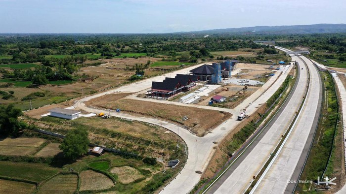 Dua ruas proyek tol Trans Sumatera yaitu Tol Ruas Padang-Sicincin dan Tol Ruas Sigli-Banda Aceh seksi I Padang Tidji-Seulimum bakal tersambung pada akhir 2024.