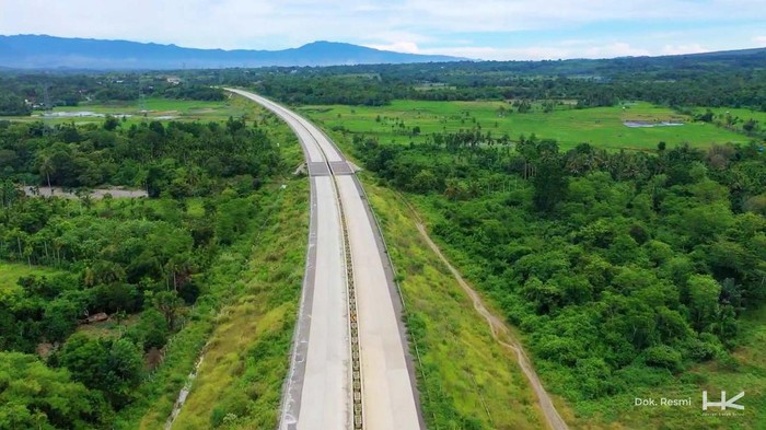 Dua ruas proyek tol Trans Sumatera yaitu Tol Ruas Padang-Sicincin dan Tol Ruas Sigli-Banda Aceh seksi I Padang Tidji-Seulimum bakal tersambung pada akhir 2024.