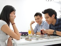 Seru! Kini Bisa Main Boardgame hingga Merajut di Kafe