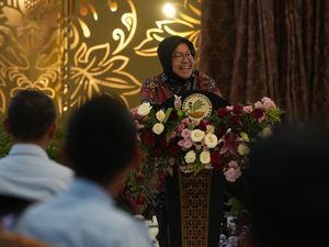 Mensos Beri Penghargaan ke TNI, Polri dan Guru Berjasa soal Kemanusiaan