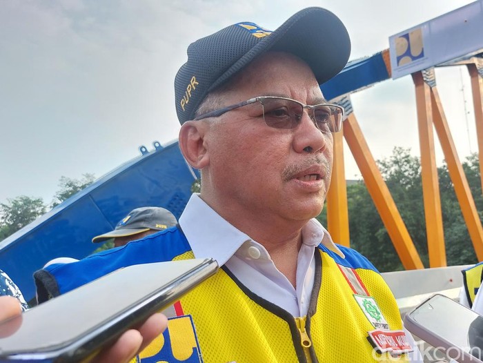 Kepala Badan Pengatur Jalan Tol (BPJT) Miftachul Munir