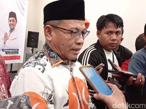PKS Serahkan 10 SK untuk Pilkada di Sumsel, Siapa Saja?