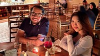Khairi juga kerap kali mengingat kenangan saat keduanya baru-baru bertemu. Mengajak makan malam di restoran dengan suasana yang romantis menjadi caranya mendekati Kiky Saputri. Foto: Instagram/kikysaputrii
