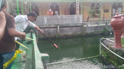 Kolam maut SMAN 1 Cawas Klaten yang menewaskan ketua OSIS, Senin (8/7/2024).